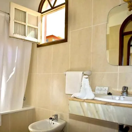 One Bedroom,Pool, Playa Cercana, Free Wifi In Common Areas, Tenerife * Costa Adeje (Tenerife)
