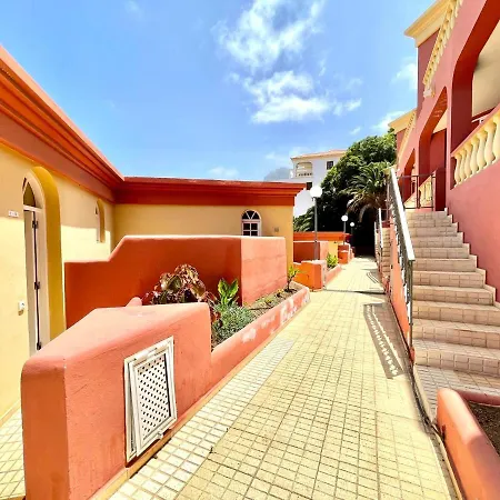 One Bedroom,Pool, Playa Cercana, Free Wifi In Common Areas, Tenerife Costa Adeje (Tenerife)